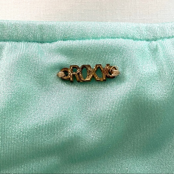 SOLD! 💚Roxy Bikini Set - Picture 3 of 7